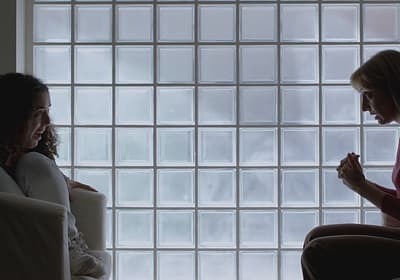 La opera prima «Ü, ¿a quién dejas entrar?» de Daniel Pardo inicia su distribución en festivales